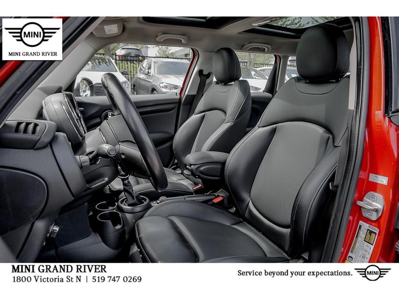 2018 MINI 5 Door Cooper 4dr Hatchback Photo