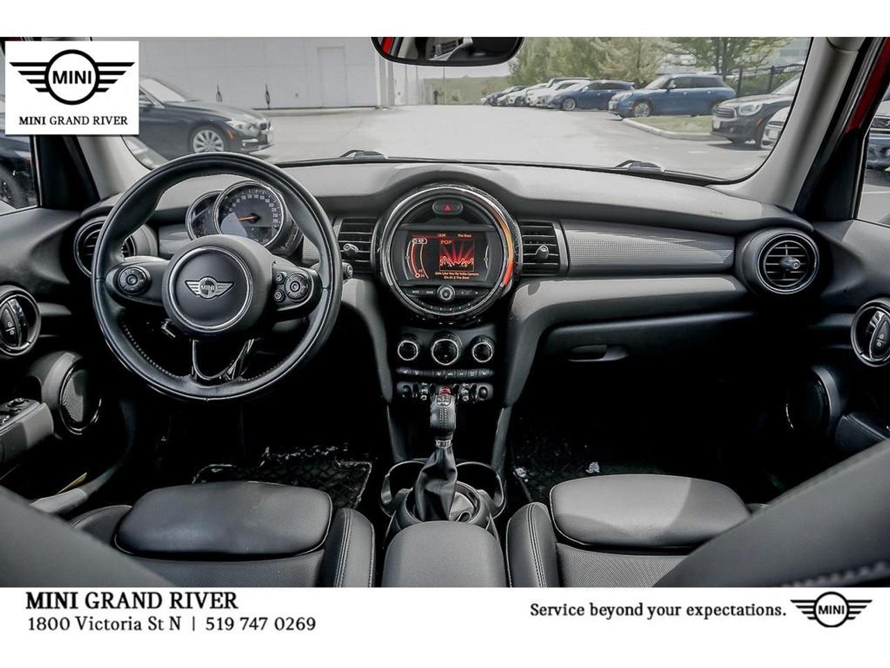 2018 MINI 5 Door Cooper 4dr Hatchback Photo