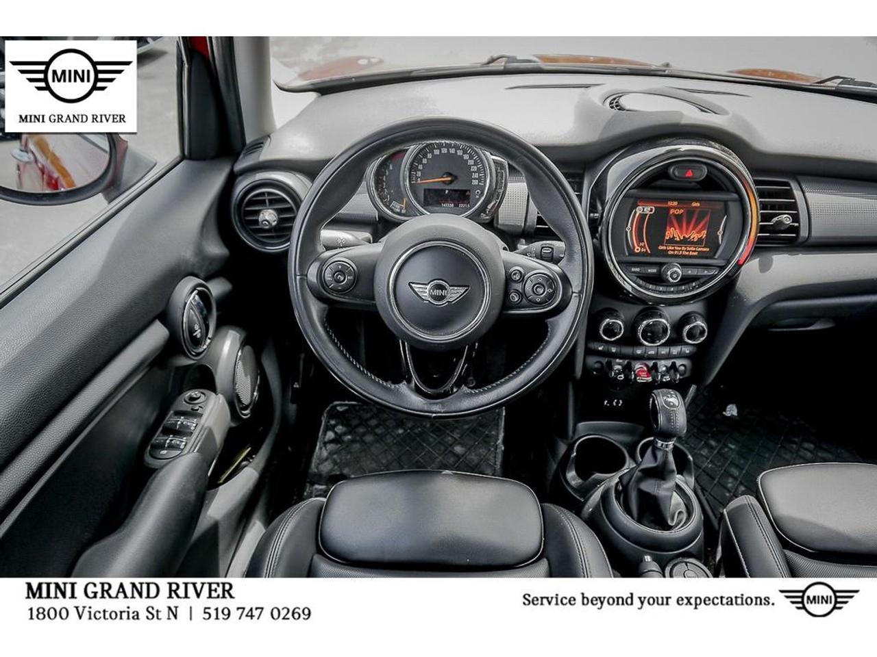 2018 MINI 5 Door Cooper 4dr Hatchback Photo