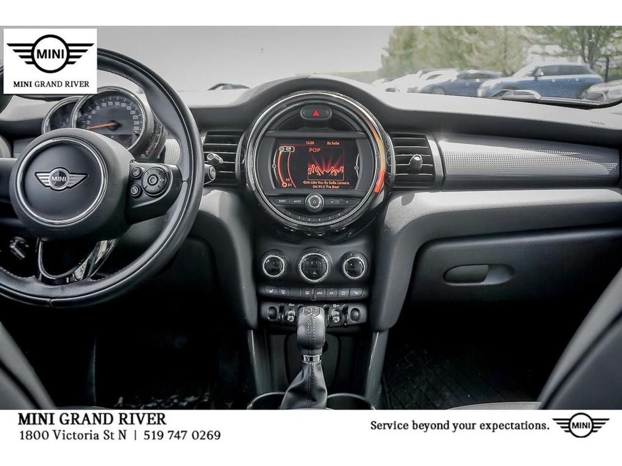2018 MINI 5 Door Cooper 4dr Hatchback Photo
