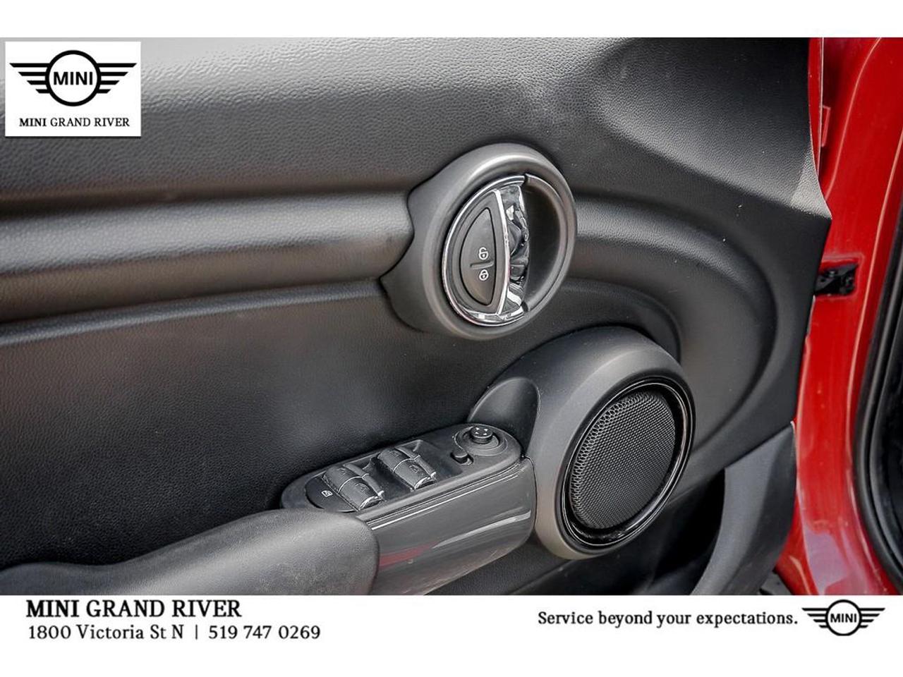 2018 MINI 5 Door Cooper 4dr Hatchback Photo