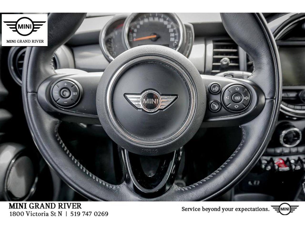 2018 MINI 5 Door Cooper 4dr Hatchback Photo