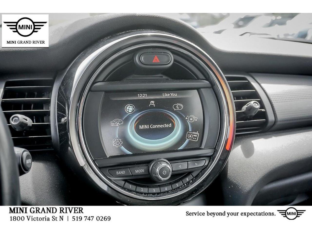 2018 MINI 5 Door Cooper 4dr Hatchback Photo