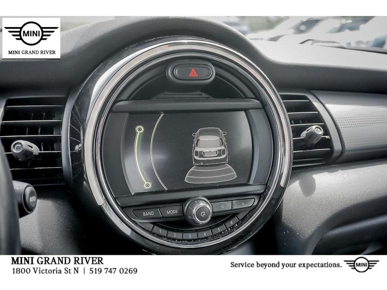 2018 MINI 5 Door Cooper 4dr Hatchback Photo