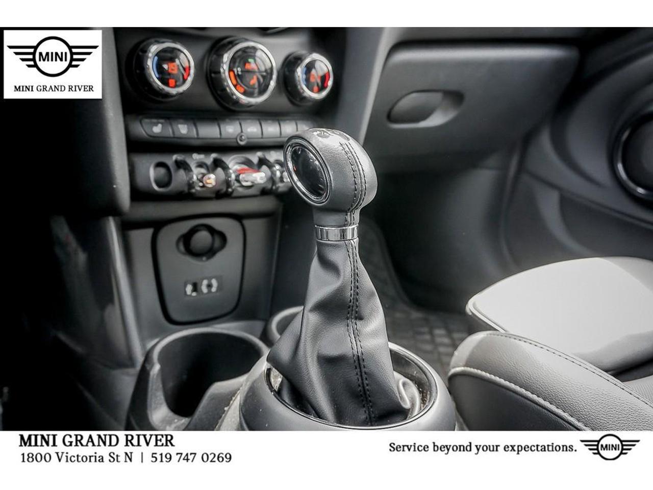 2018 MINI 5 Door Cooper 4dr Hatchback Photo