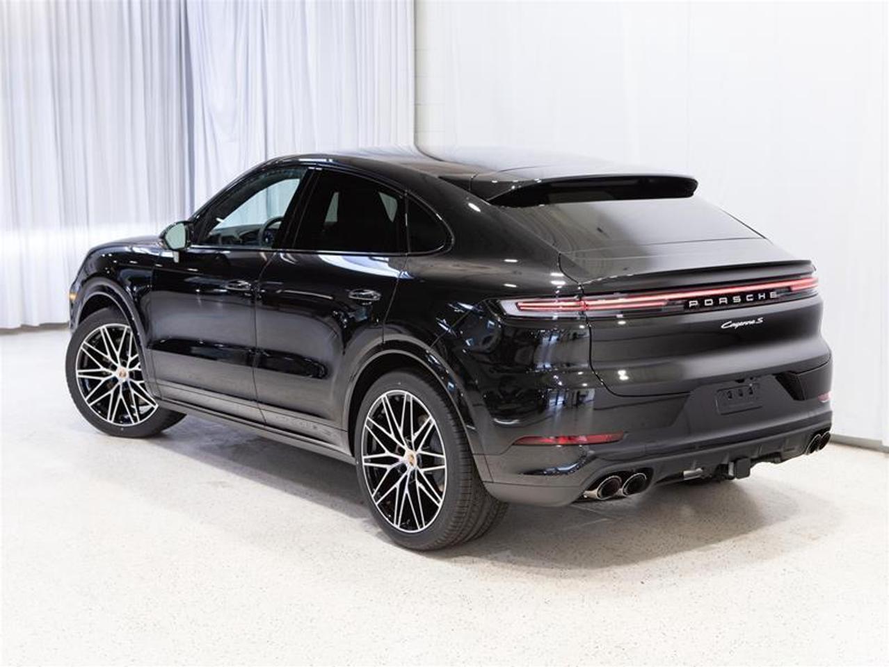 2026 Porsche Cayenne S Coupe AWD Photo