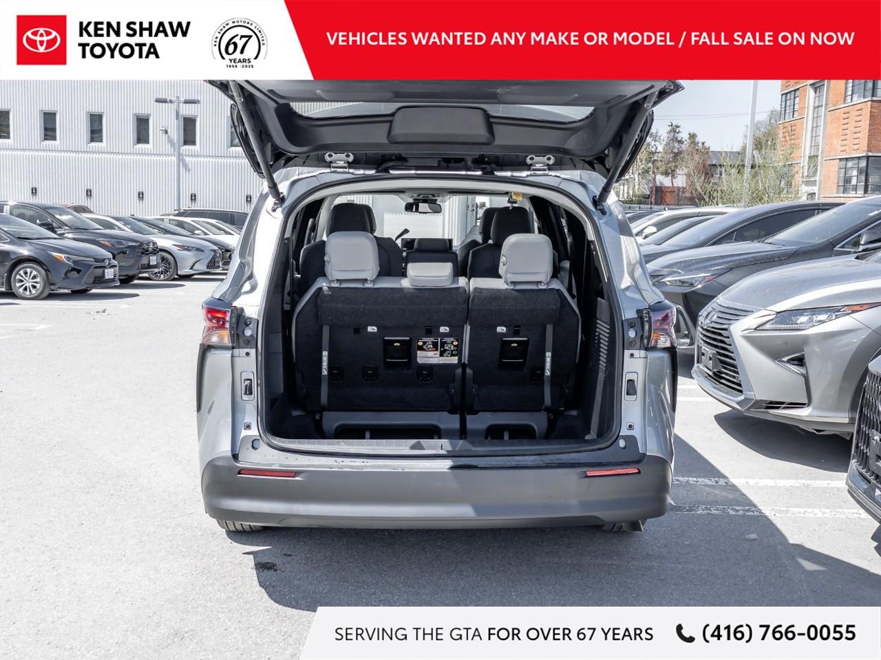 2025 Toyota Sienna XLE 8-Passenger 4dr Front-Wheel Drive Passenger Van Photo