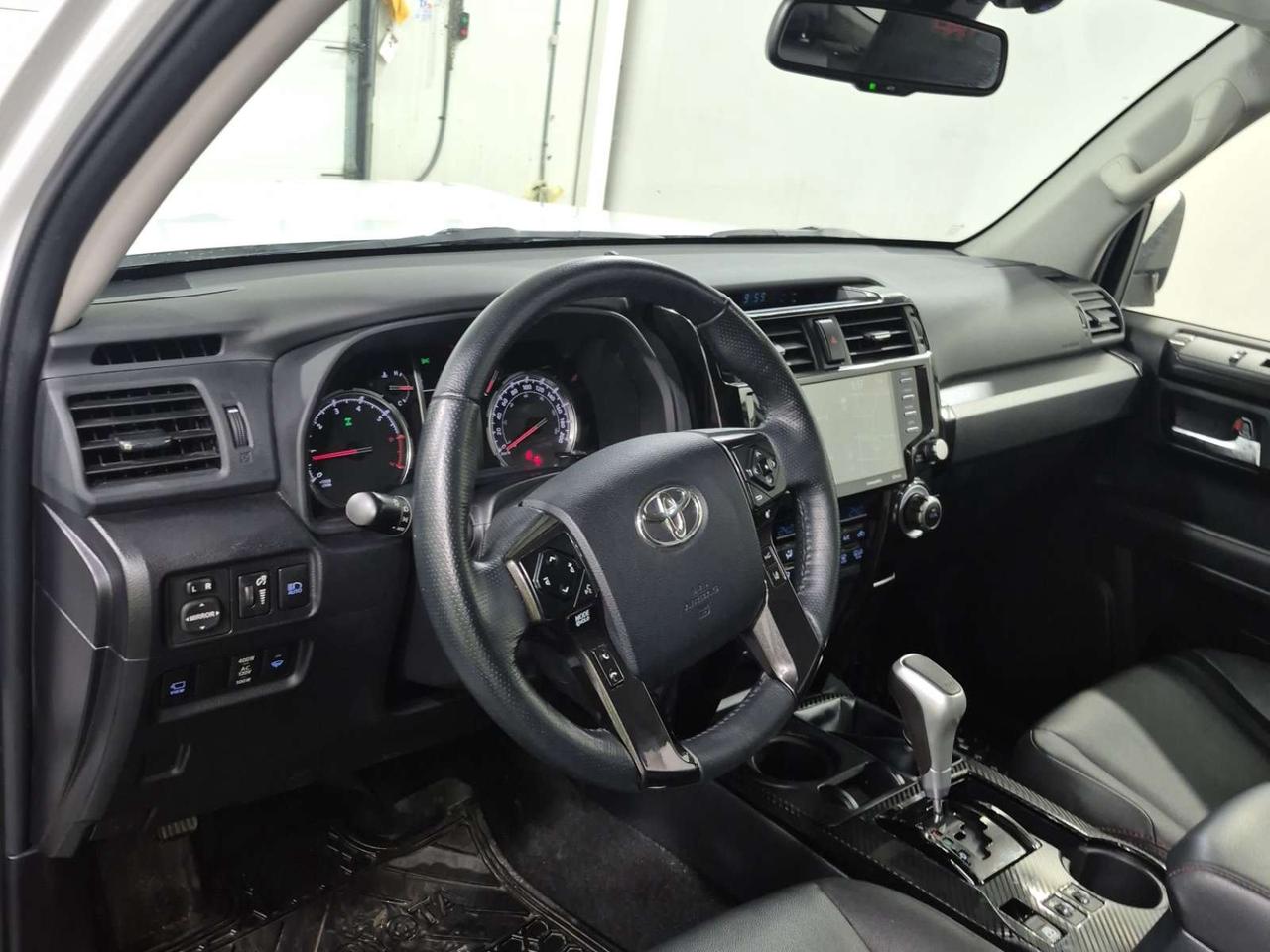 2024 Toyota 4Runner Base 4dr 4x4 Photo