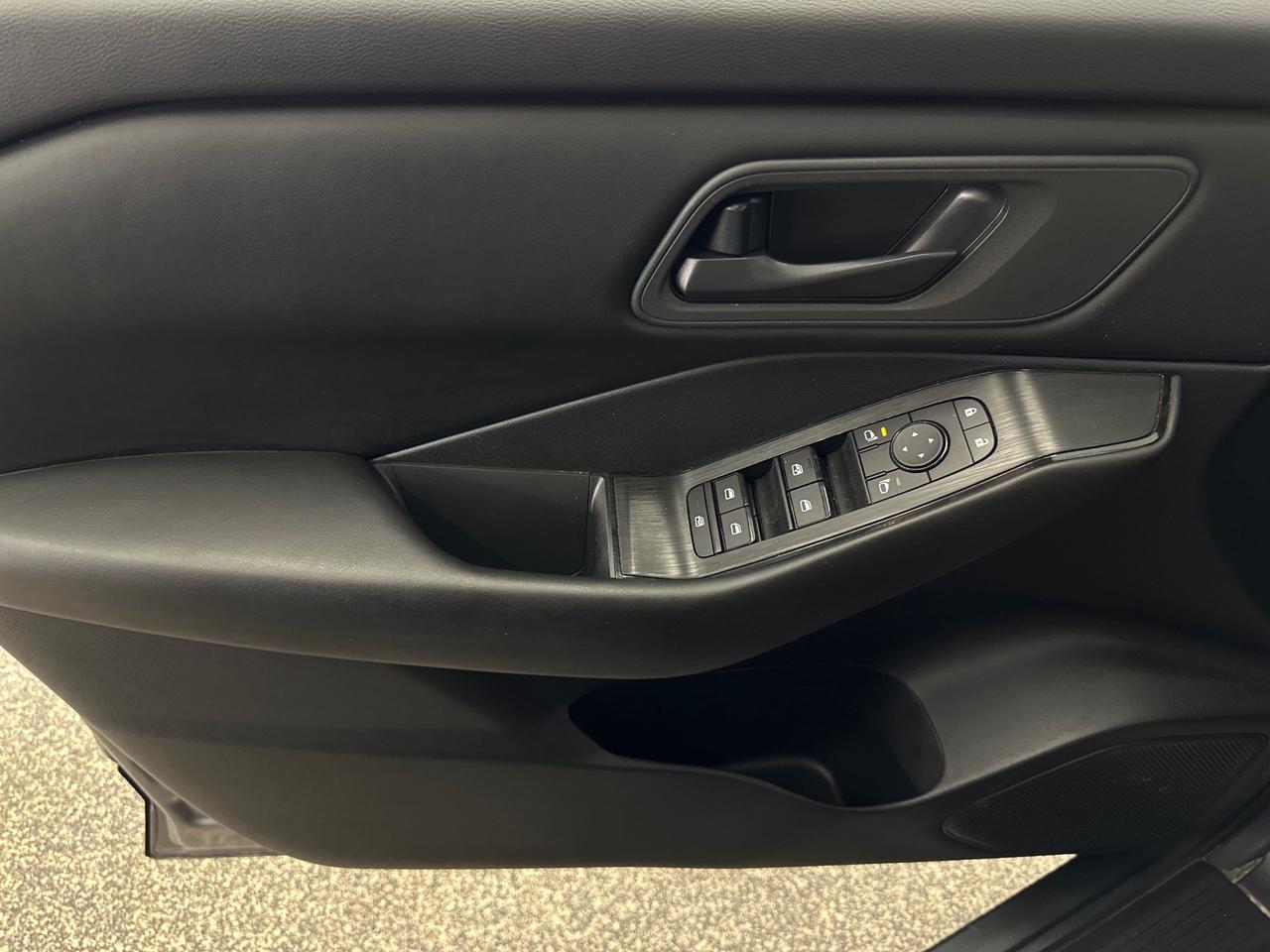 2024 Nissan Rogue S Photo