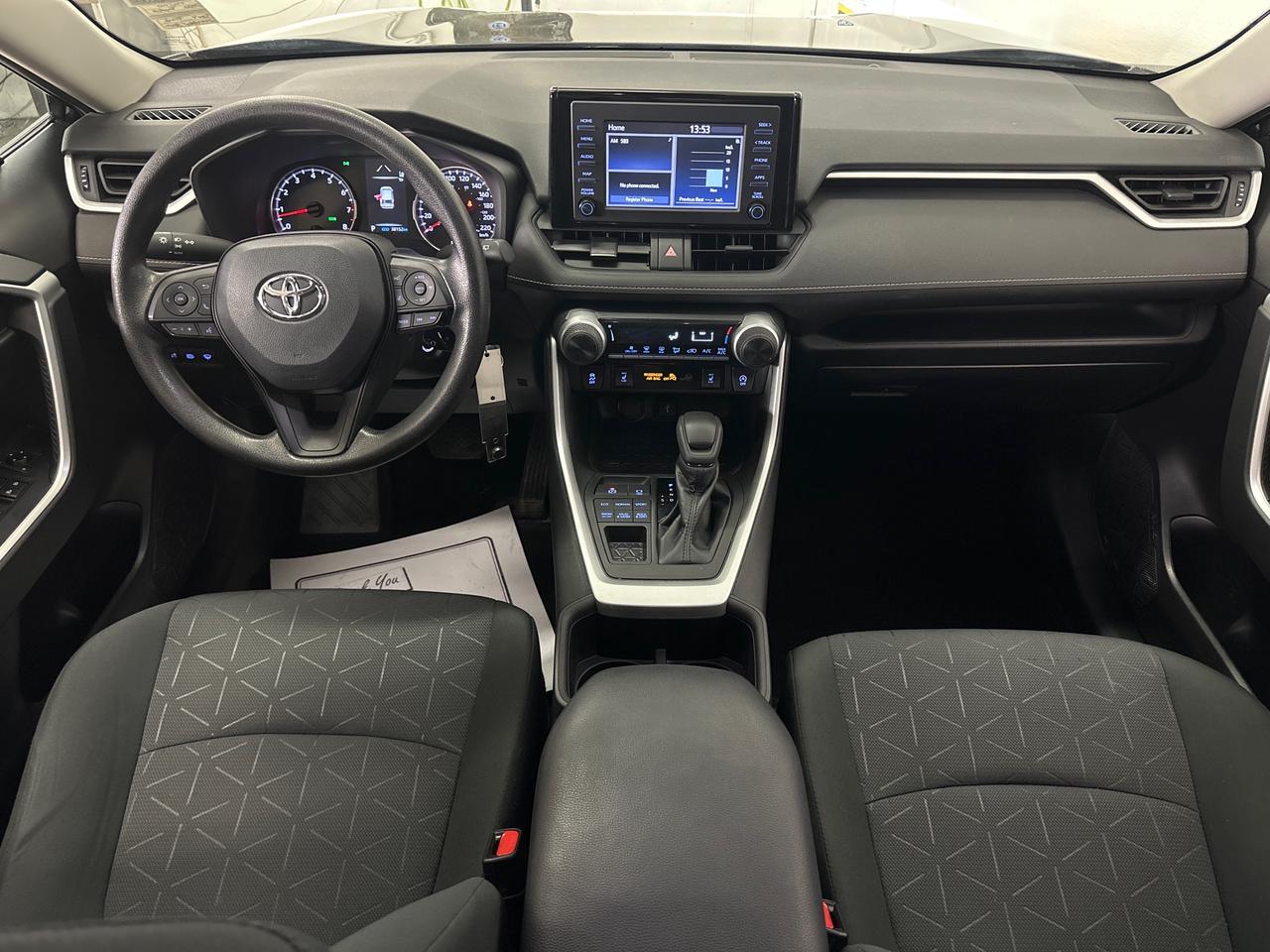 2022 Toyota RAV4 LE Photo