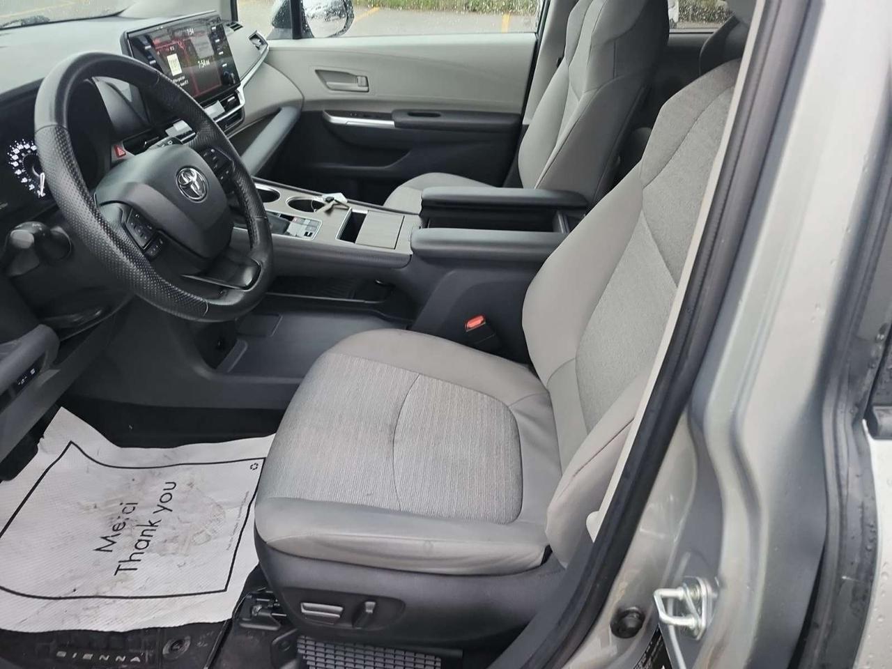 2024 Toyota Sienna LE 8-Passenger 4dr Front-Wheel Drive Passenger Van Photo