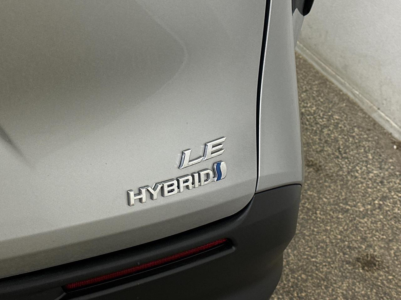 2024 Toyota Sienna LE 8-Passenger Le 8-Passenger - HYBRID/52KM/OFF 1 OWNER LEASE! Photo