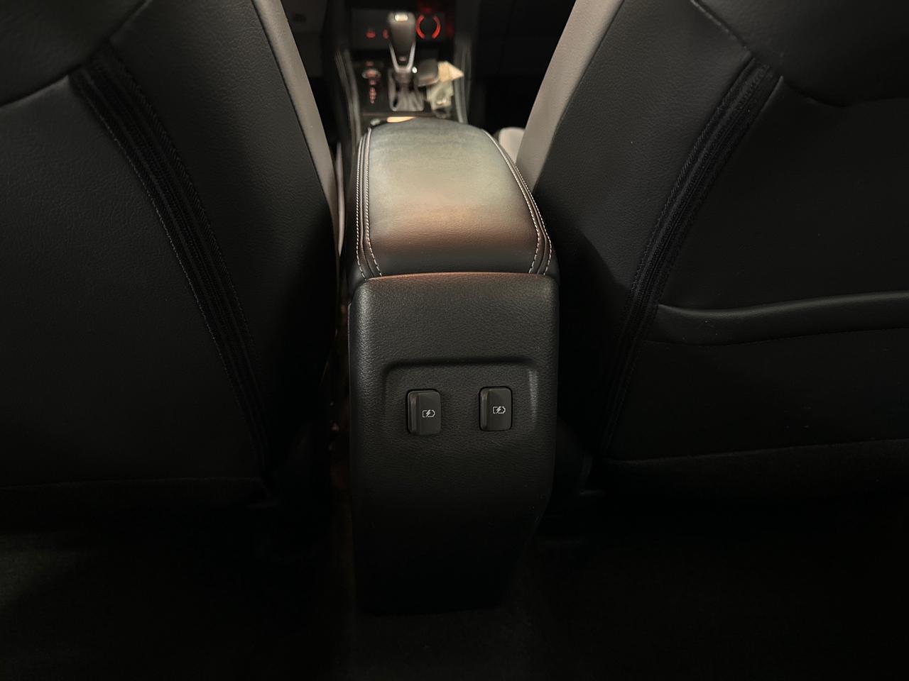 2024 Nissan Kicks SR 4dr Front-Wheel Drive Photo