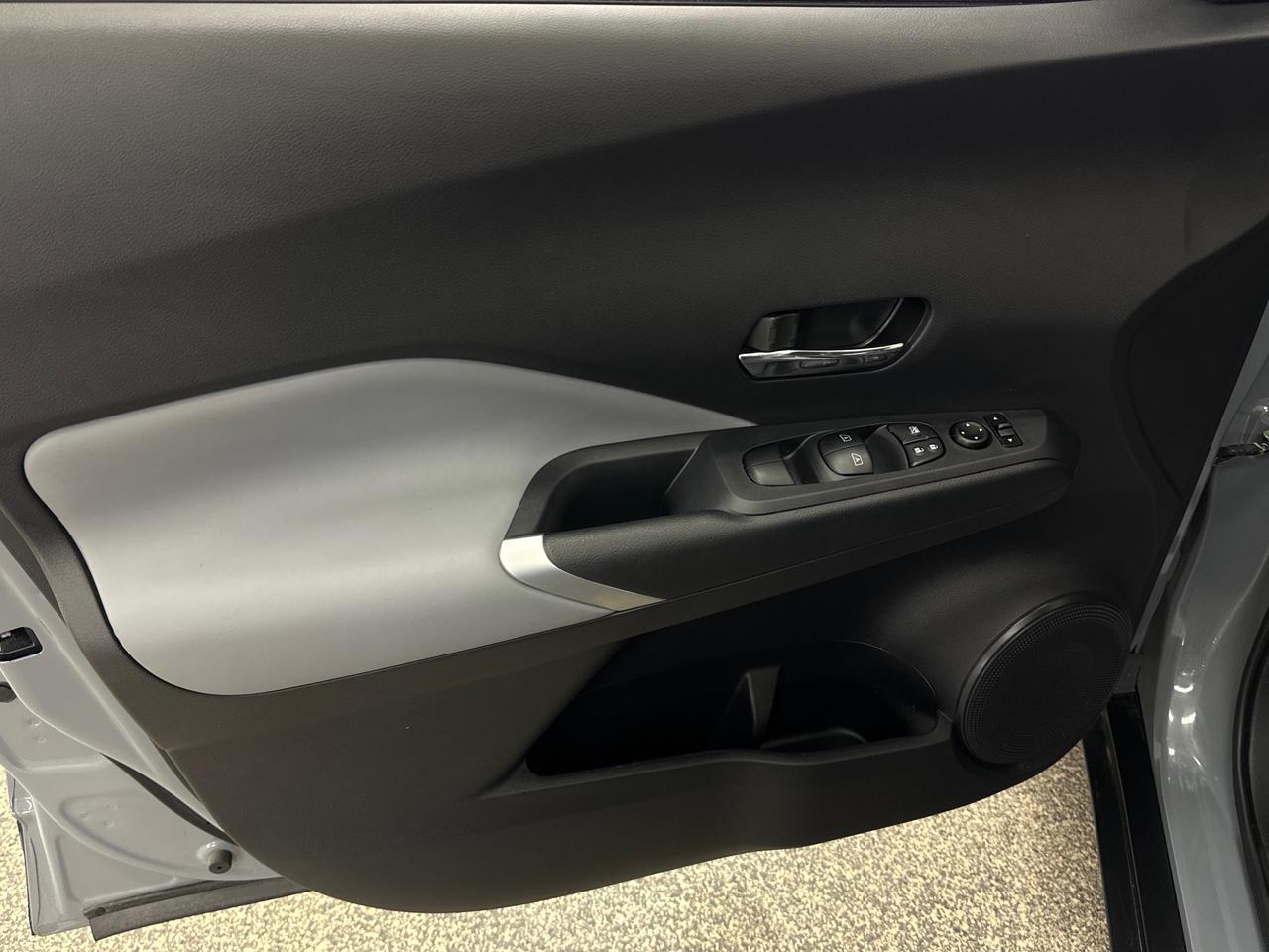 2024 Nissan Kicks SR 4dr Front-Wheel Drive Photo