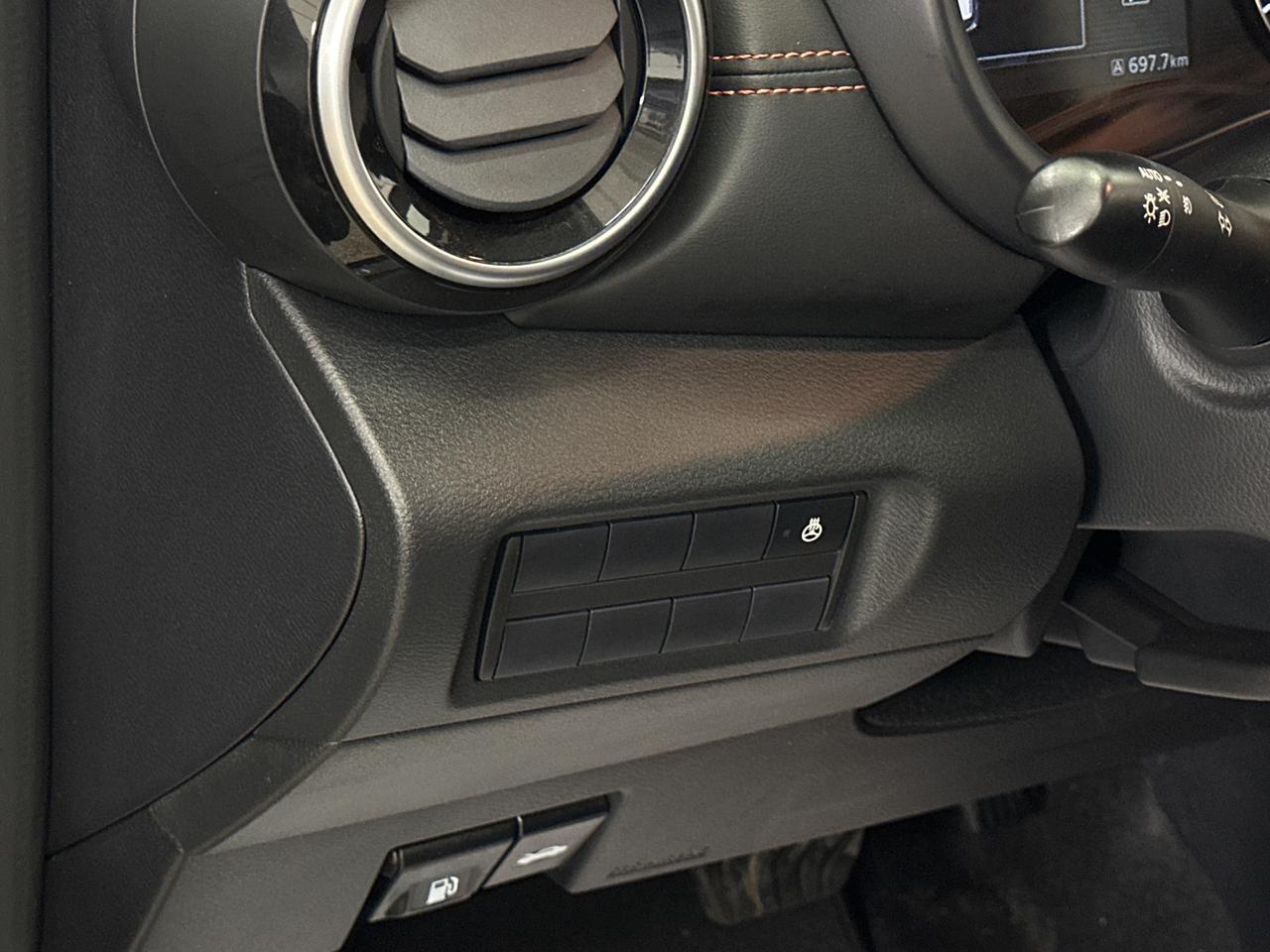 2024 Nissan Kicks SR 4dr Front-Wheel Drive Photo