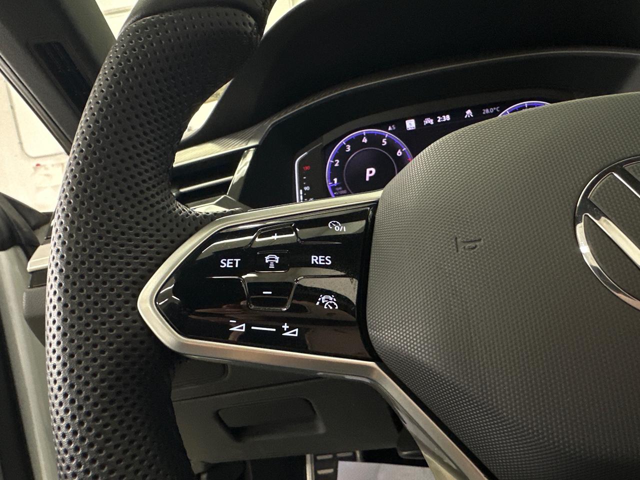 2021 Volkswagen Arteon Execline 4dr 4MOTION Sedan Photo