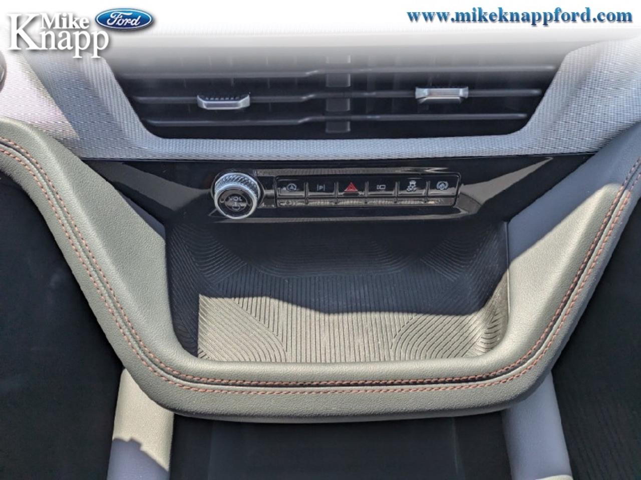2026 Ford Explorer Active Photo