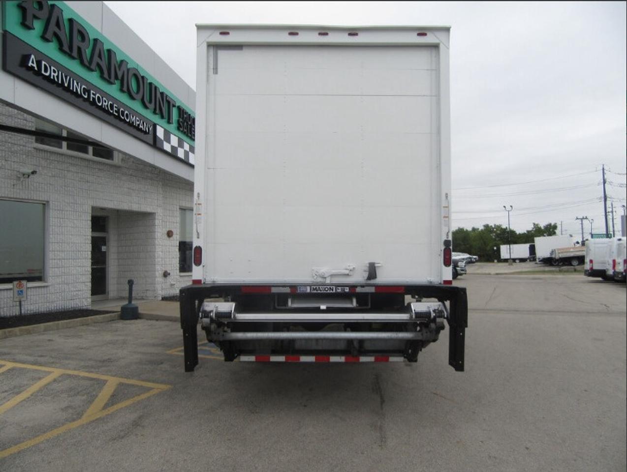 2018 Freightliner M2-106 DIESEL 26FT BOX POWER LIFTGATE & RAMP Photo