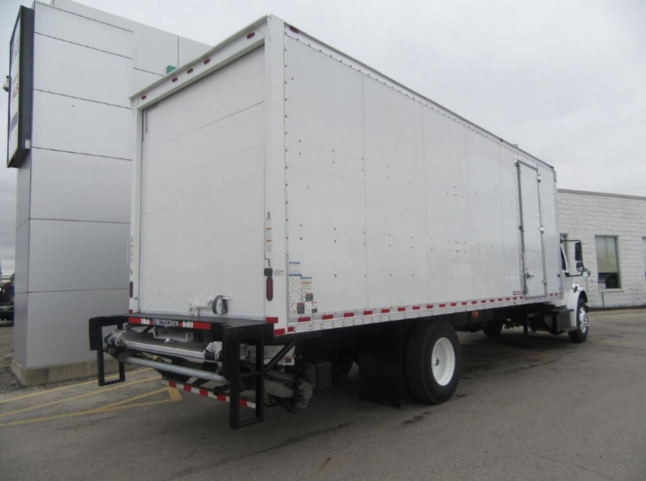 2018 Freightliner M2-106 DIESEL 26FT BOX POWER LIFTGATE & RAMP Photo