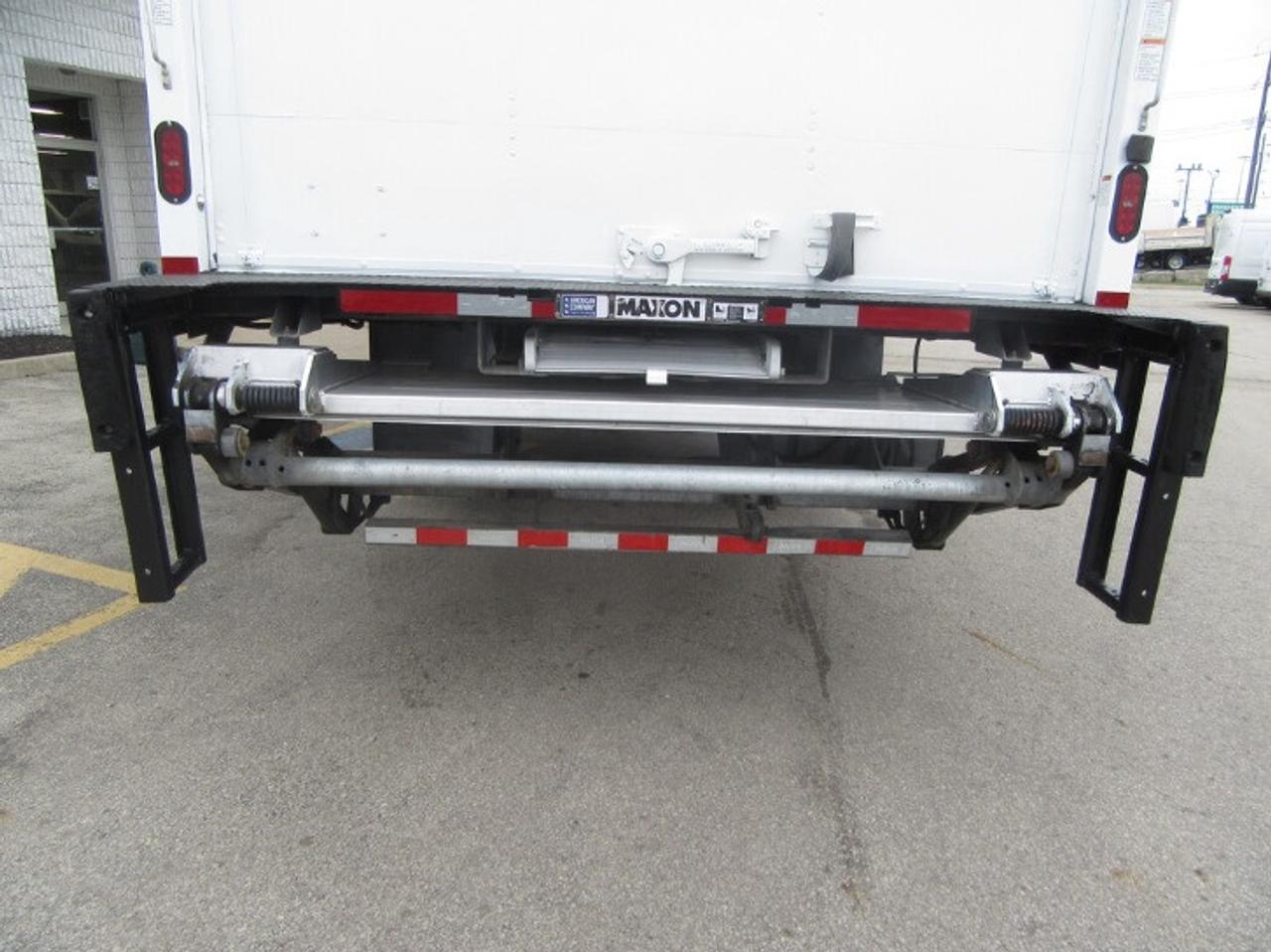 2018 Freightliner M2-106 DIESEL 26FT BOX POWER LIFTGATE & RAMP Photo4