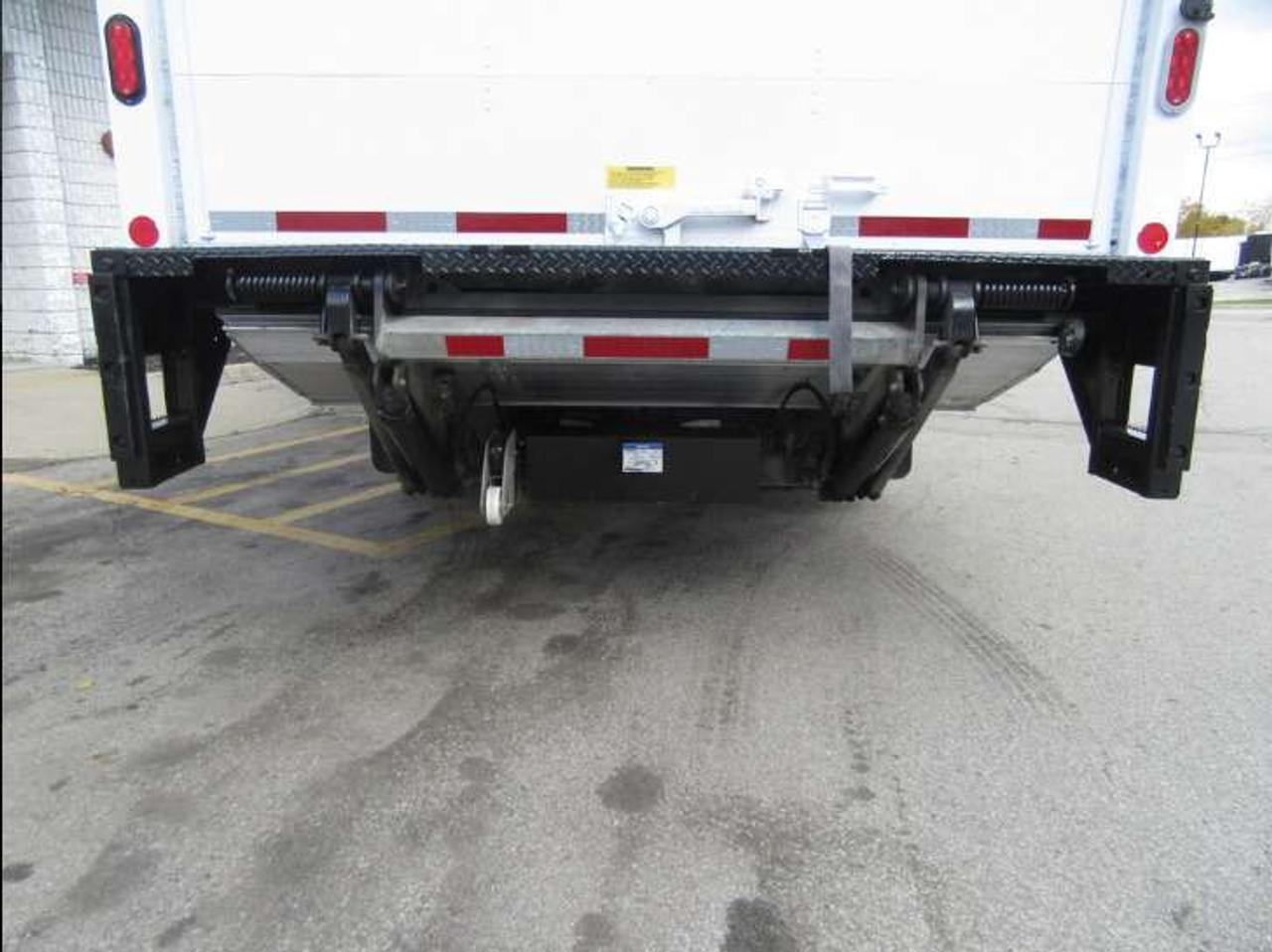 2022 Ford F-650 DIESEL 20FT HIGH & WIDE BOX LARGE POWER LIFTGATE Photo4