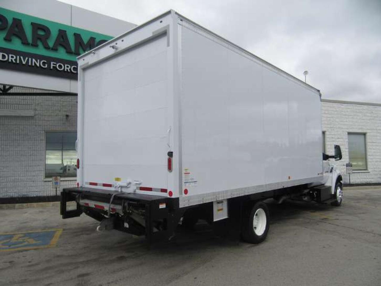 2022 Ford F-650 DIESEL 20FT HIGH & WIDE BOX LARGE POWER LIFTGATE Photo2
