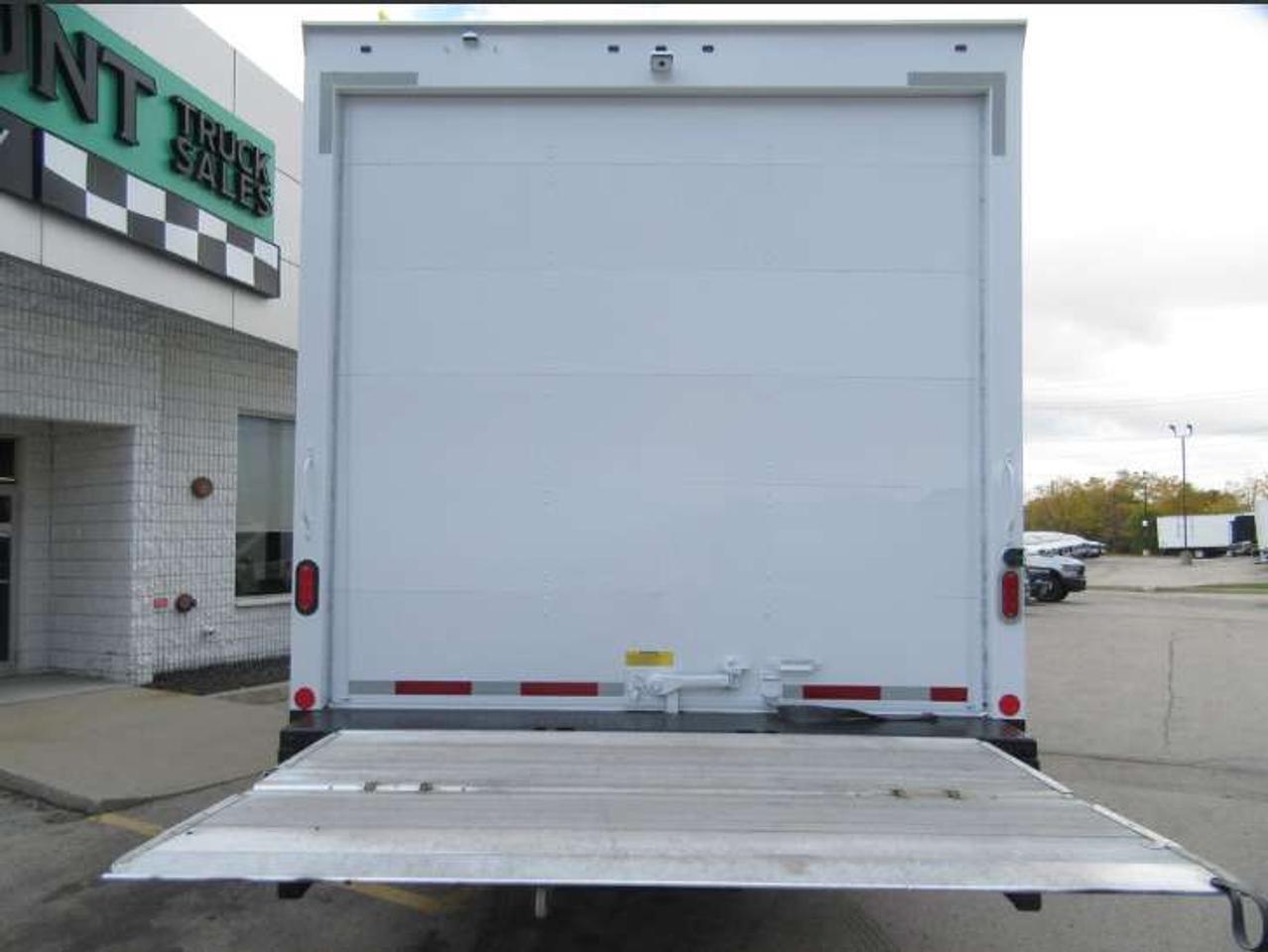 2022 Ford F-650 DIESEL 20FT HIGH & WIDE BOX LARGE POWER LIFTGATE Photo