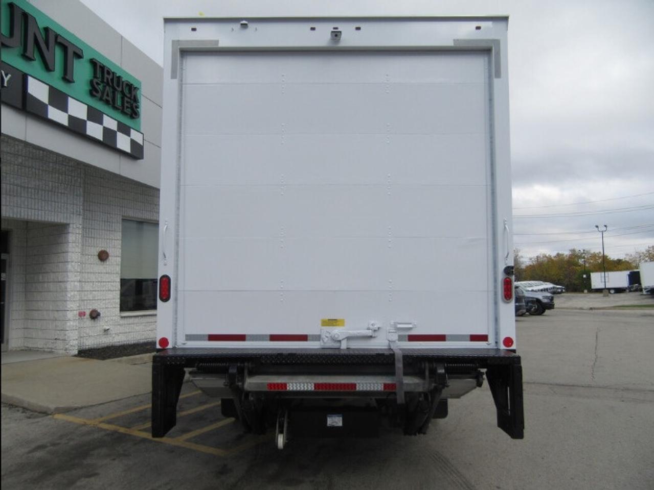 2022 Ford F-650 DIESEL 20FT HIGH & WIDE BOX LARGE POWER LIFTGATE Photo3