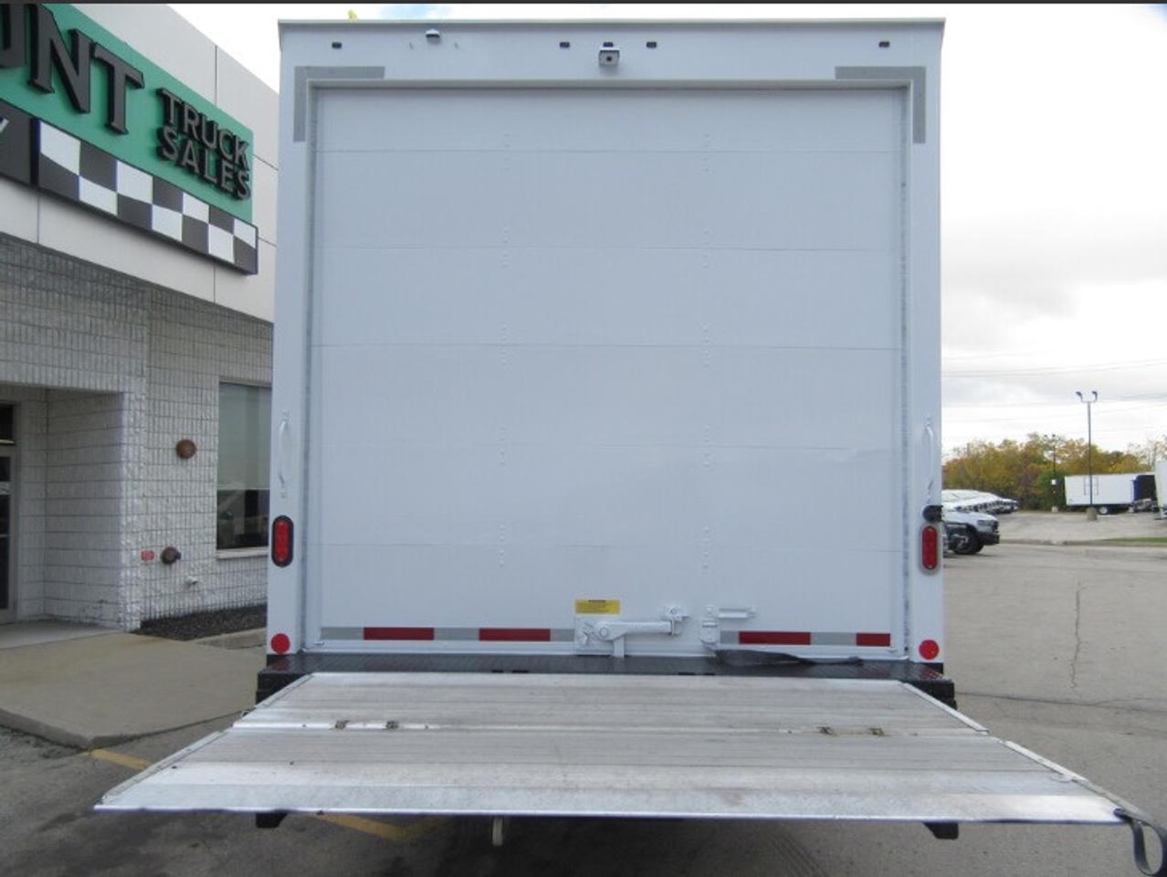 2022 Ford F-650 DIESEL 20FT HIGH & WIDE BOX LARGE POWER LIFTGATE Photo