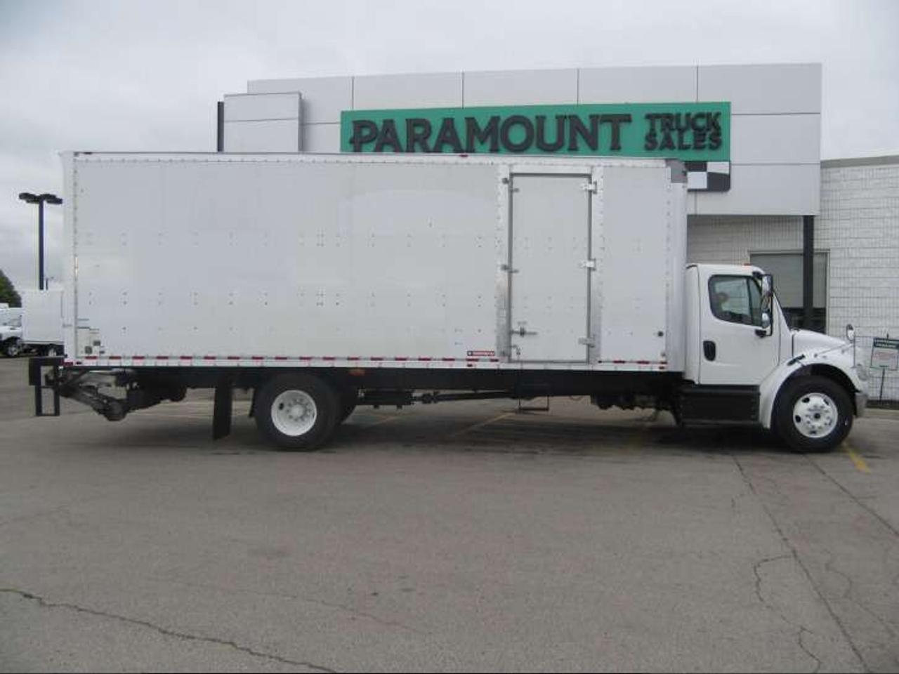 2018 Freightliner FREIGHTLINER DIESEL 26FT BOX POWER LIFTGATE & RAMP Photo1