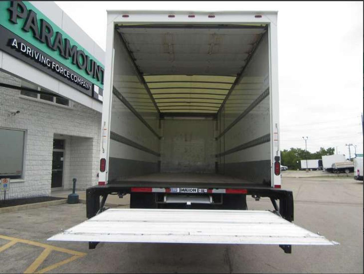 2018 Freightliner FREIGHTLINER DIESEL 26FT BOX POWER LIFTGATE & RAMP Photo