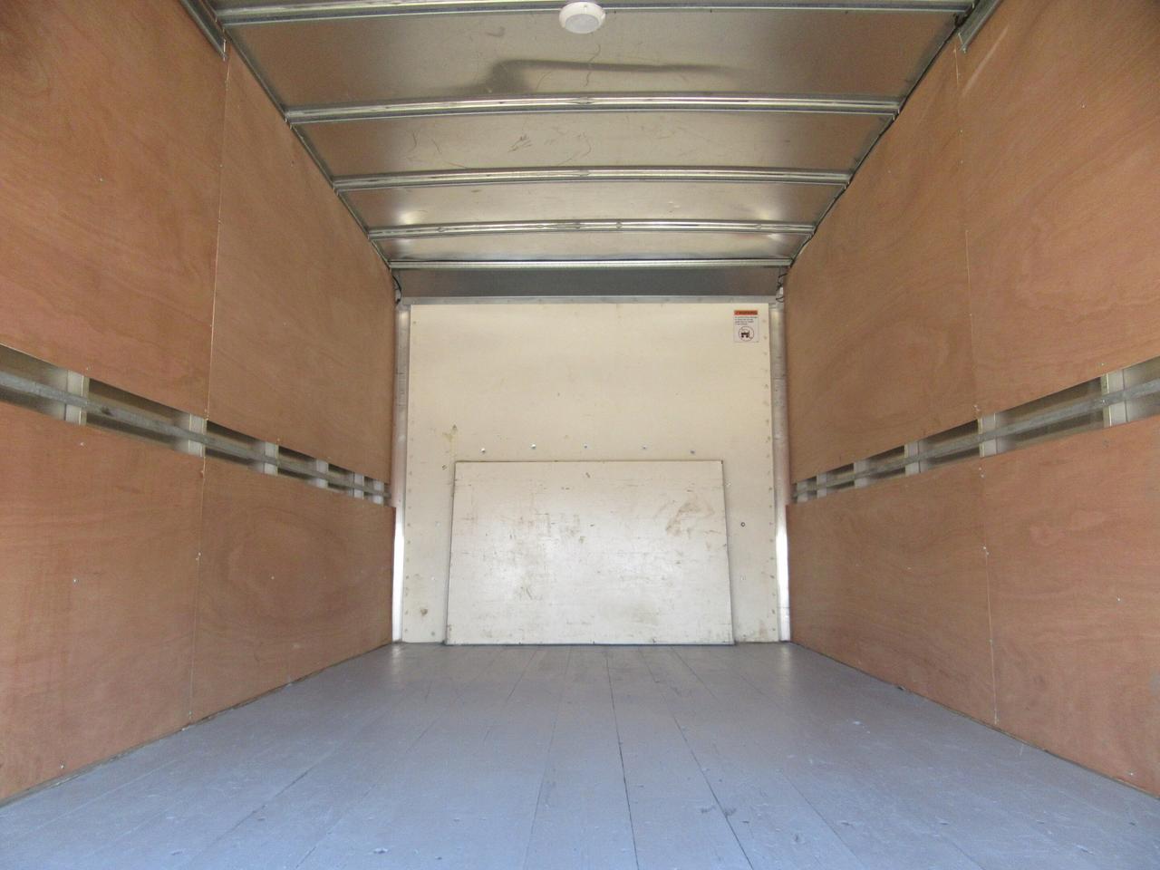 2022 Ford Super Duty E-450 DRW GAS 16 FT ALUMINUM HIGH BOX CUBE VAN WITH RAMP Photo4