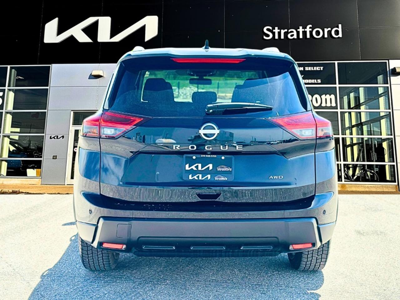 2025 Nissan Rogue SV MOONROOF Photo