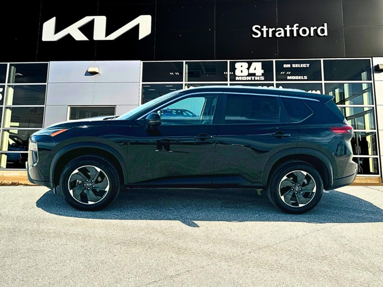 2025 Nissan Rogue SV MOONROOF Photo2