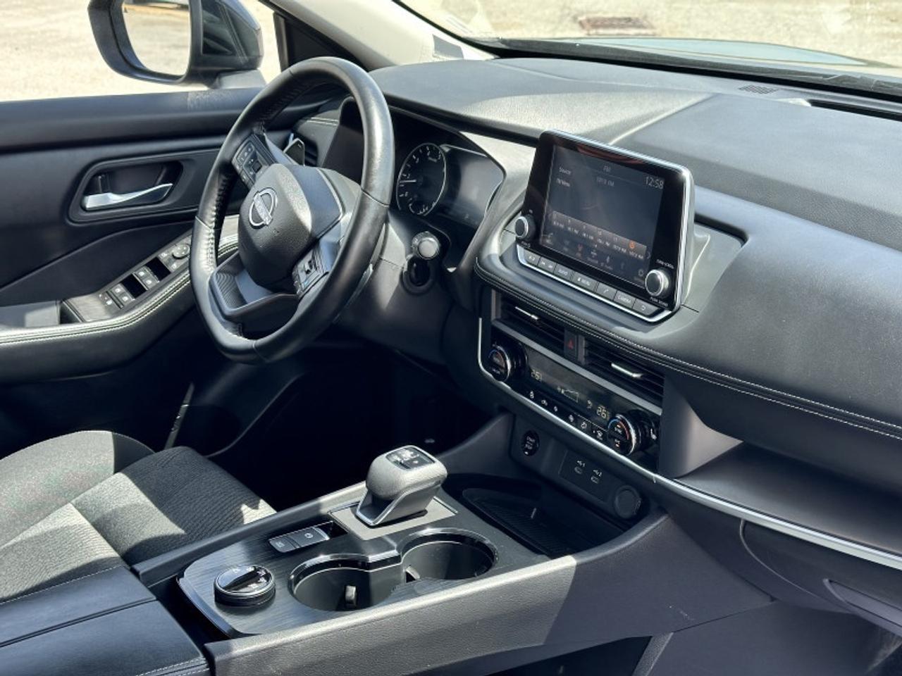 2025 Nissan Rogue SV MOONROOF Photo