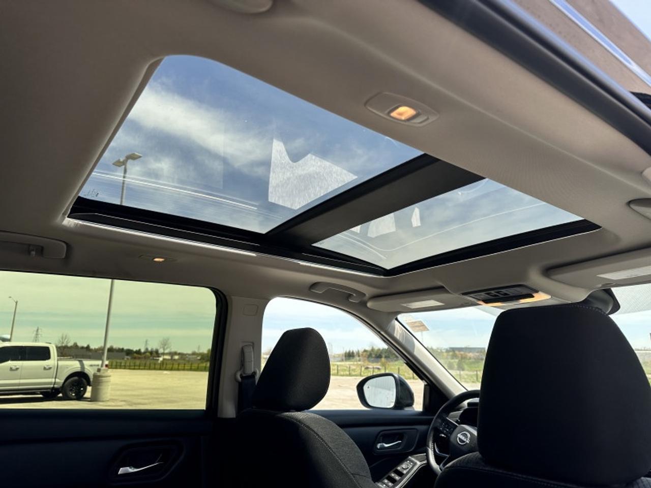 2025 Nissan Rogue SV MOONROOF Photo