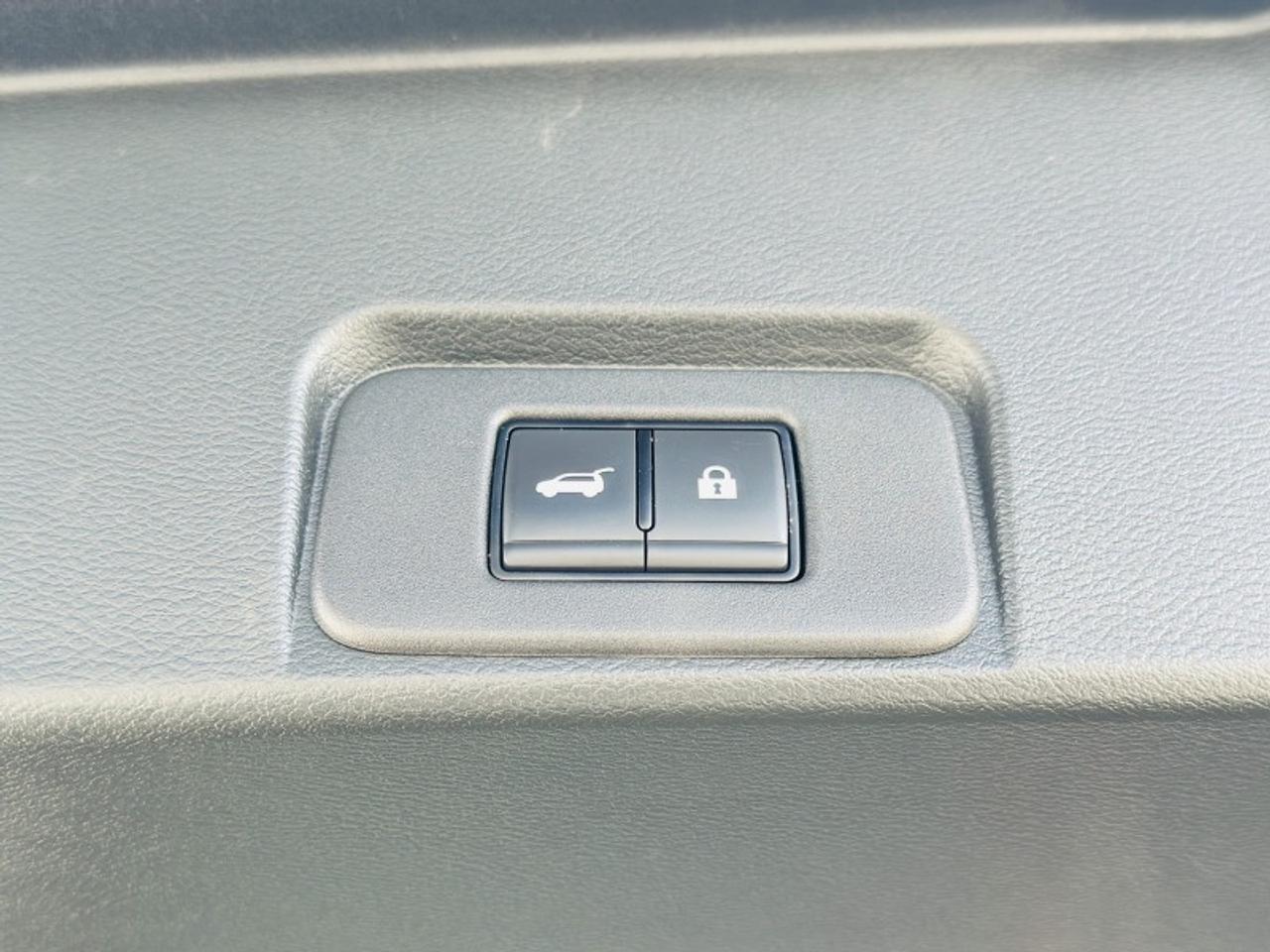 2025 Nissan Rogue SV MOONROOF Photo