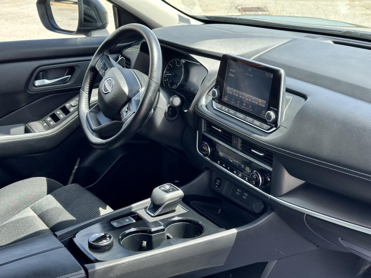 2025 Nissan Rogue SV MOONROOF Photo