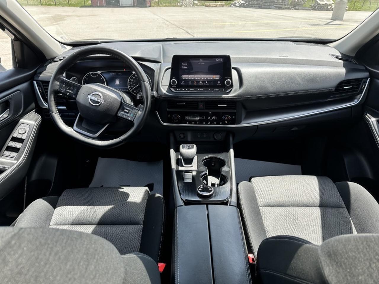 2025 Nissan Rogue SV MOONROOF Photo