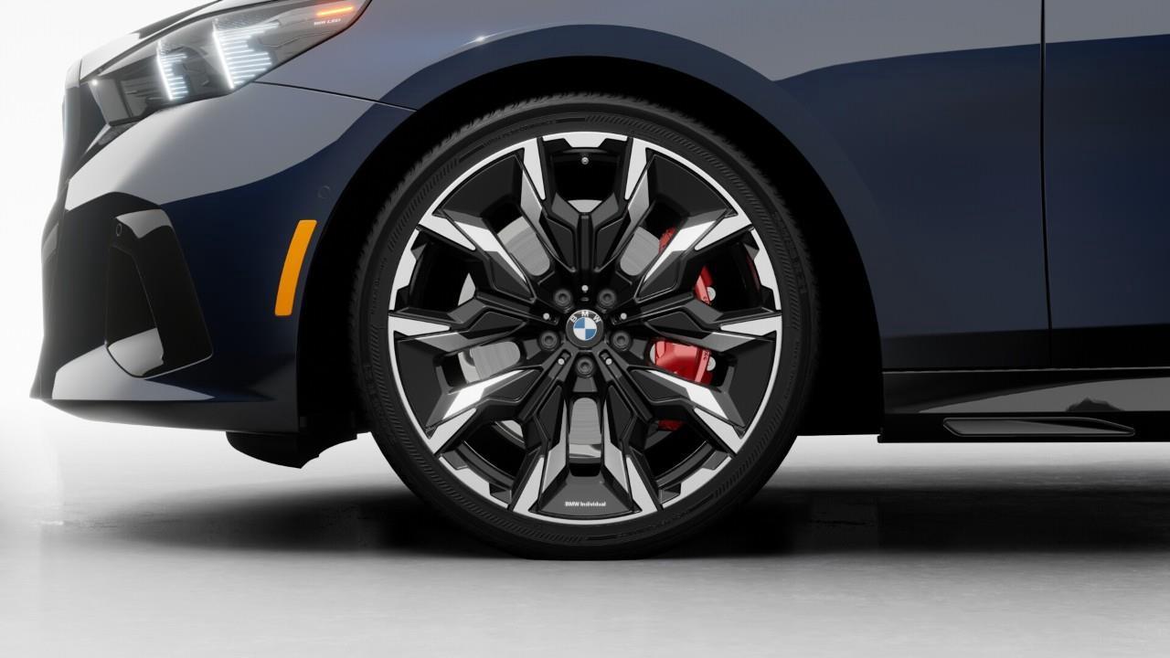 2027 BMW 530 i xDrive 4dr All-Wheel Drive Sedan Photo