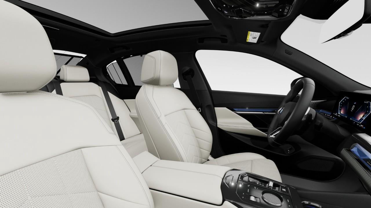 2027 BMW 530 i xDrive 4dr All-Wheel Drive Sedan Photo