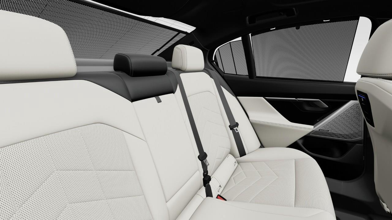 2027 BMW 530 i xDrive 4dr All-Wheel Drive Sedan Photo