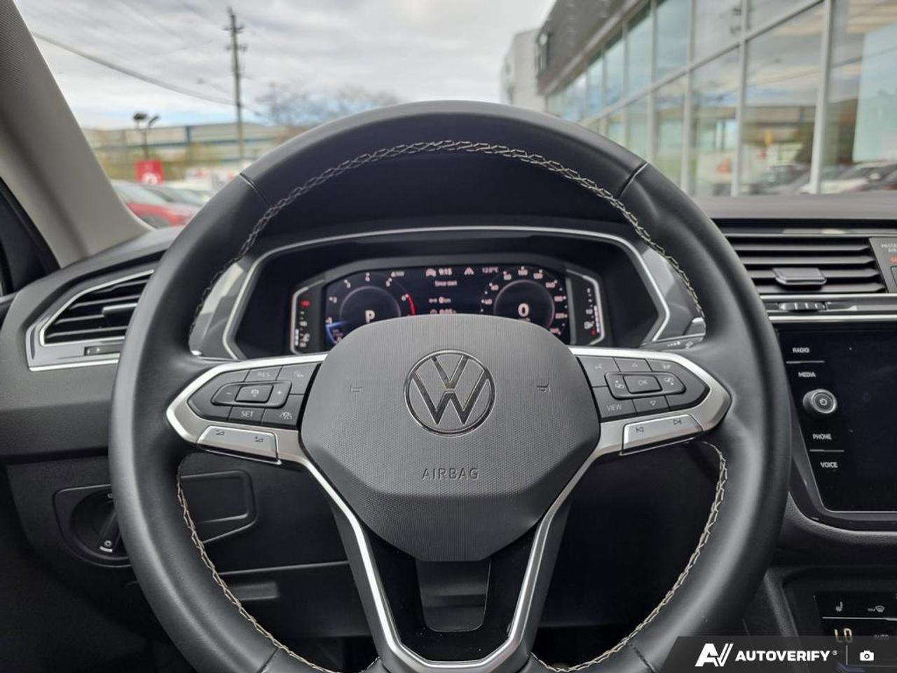 2024 Volkswagen Tiguan Comfortline | Apple Car Play | Android Auto | Heated Seats | Photo