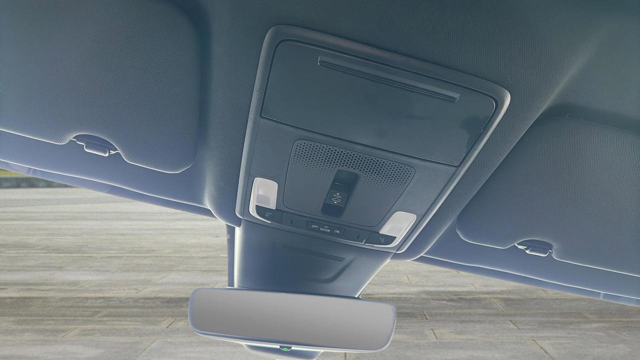 2025 Honda CR-V Hybrid Touring AWD Photo