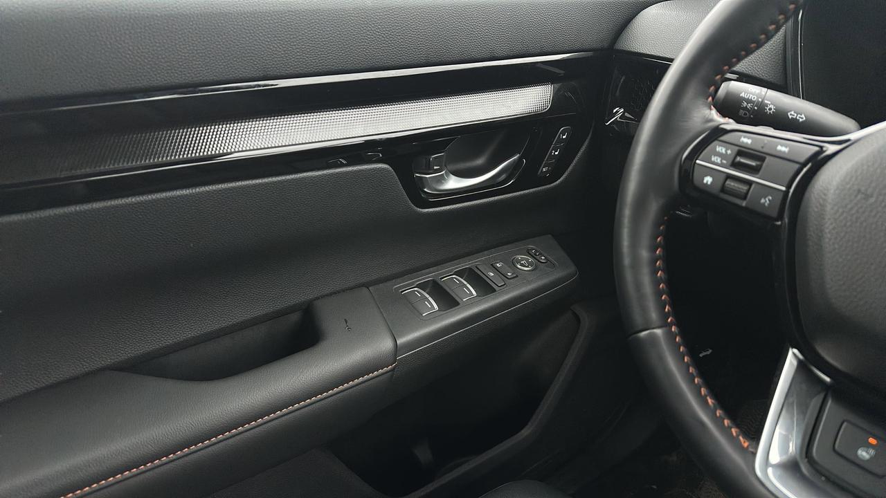 2025 Honda CR-V Hybrid Touring AWD Photo
