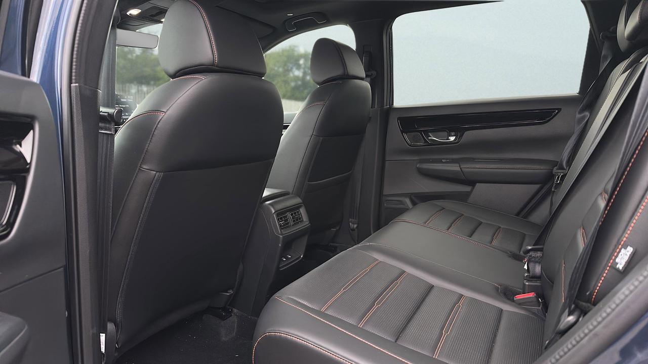 2025 Honda CR-V Hybrid Touring AWD Photo