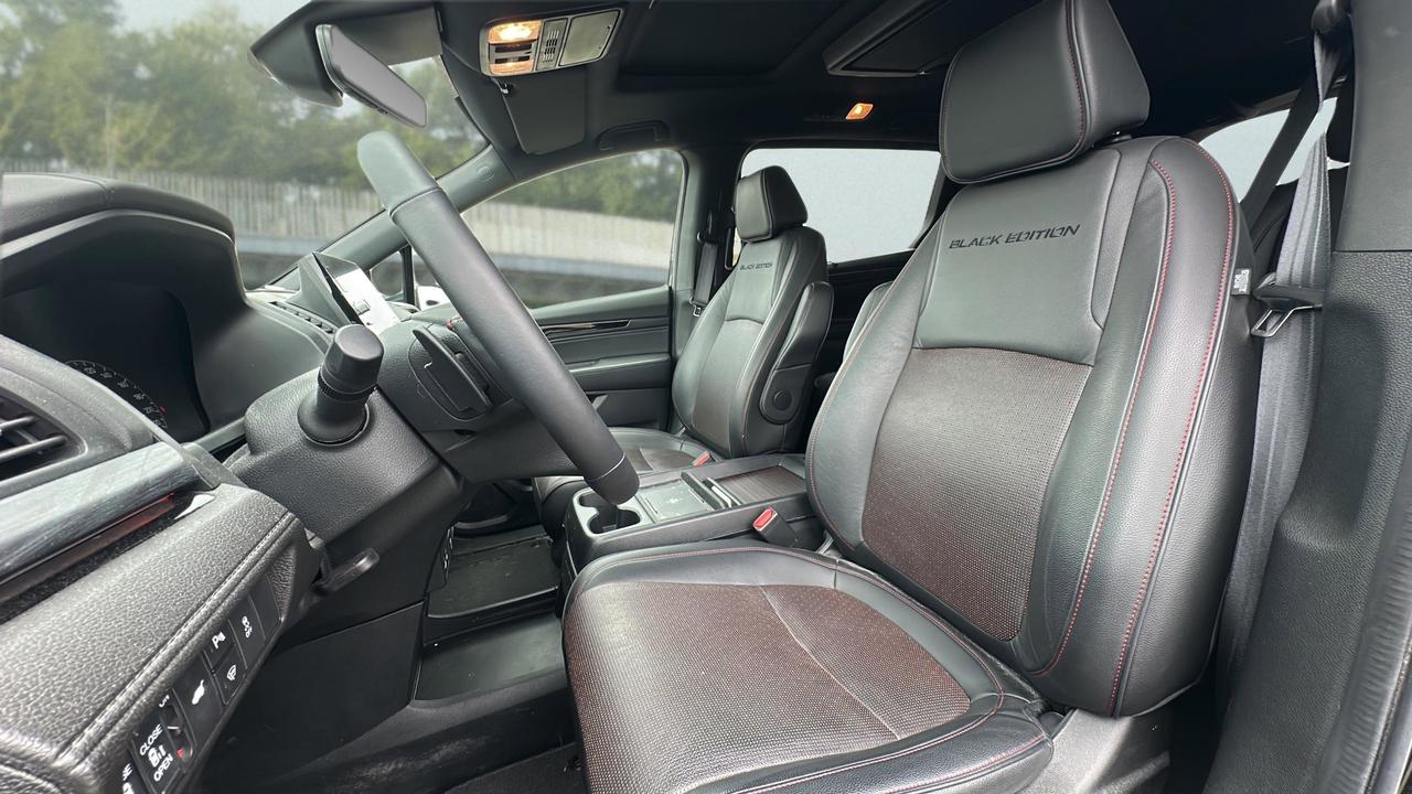 2025 Honda Odyssey Black Edition Auto Photo