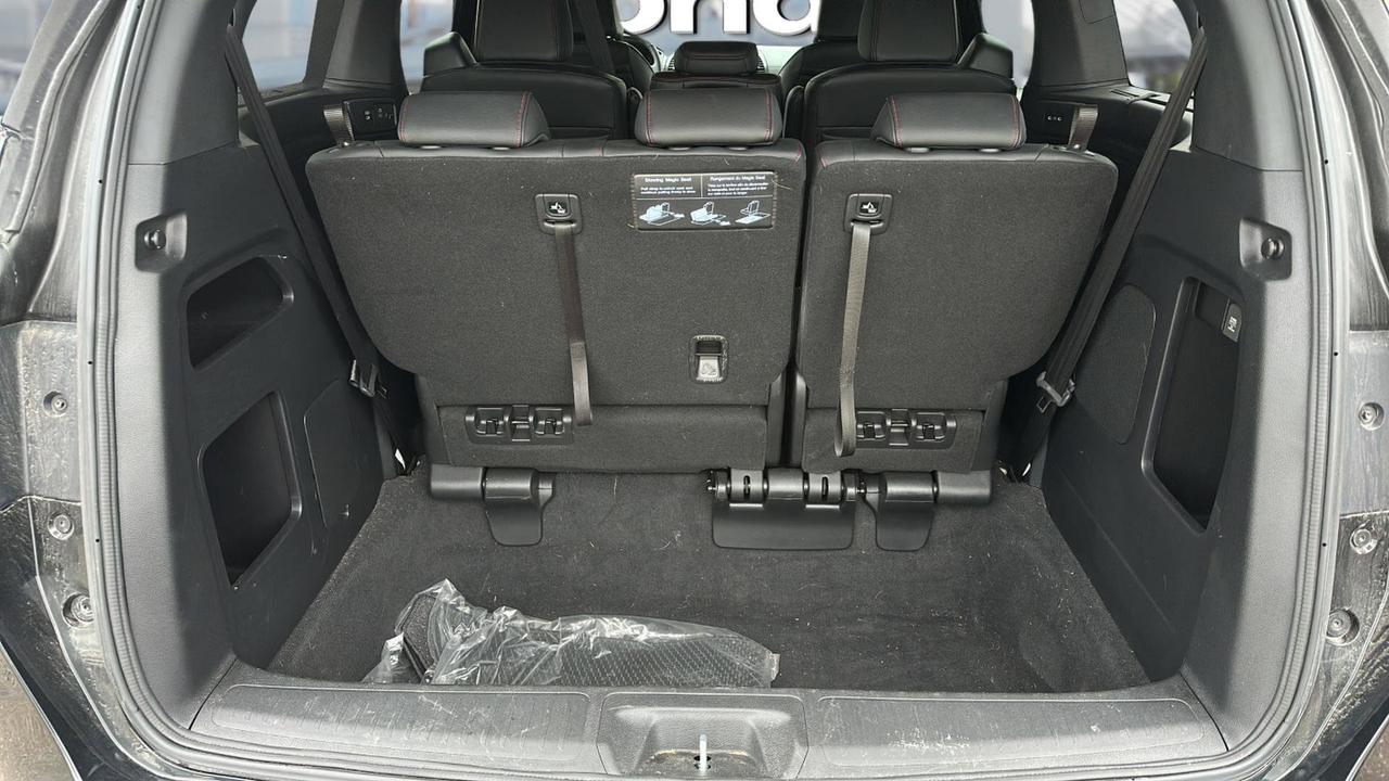 2025 Honda Odyssey Black Edition Auto Photo