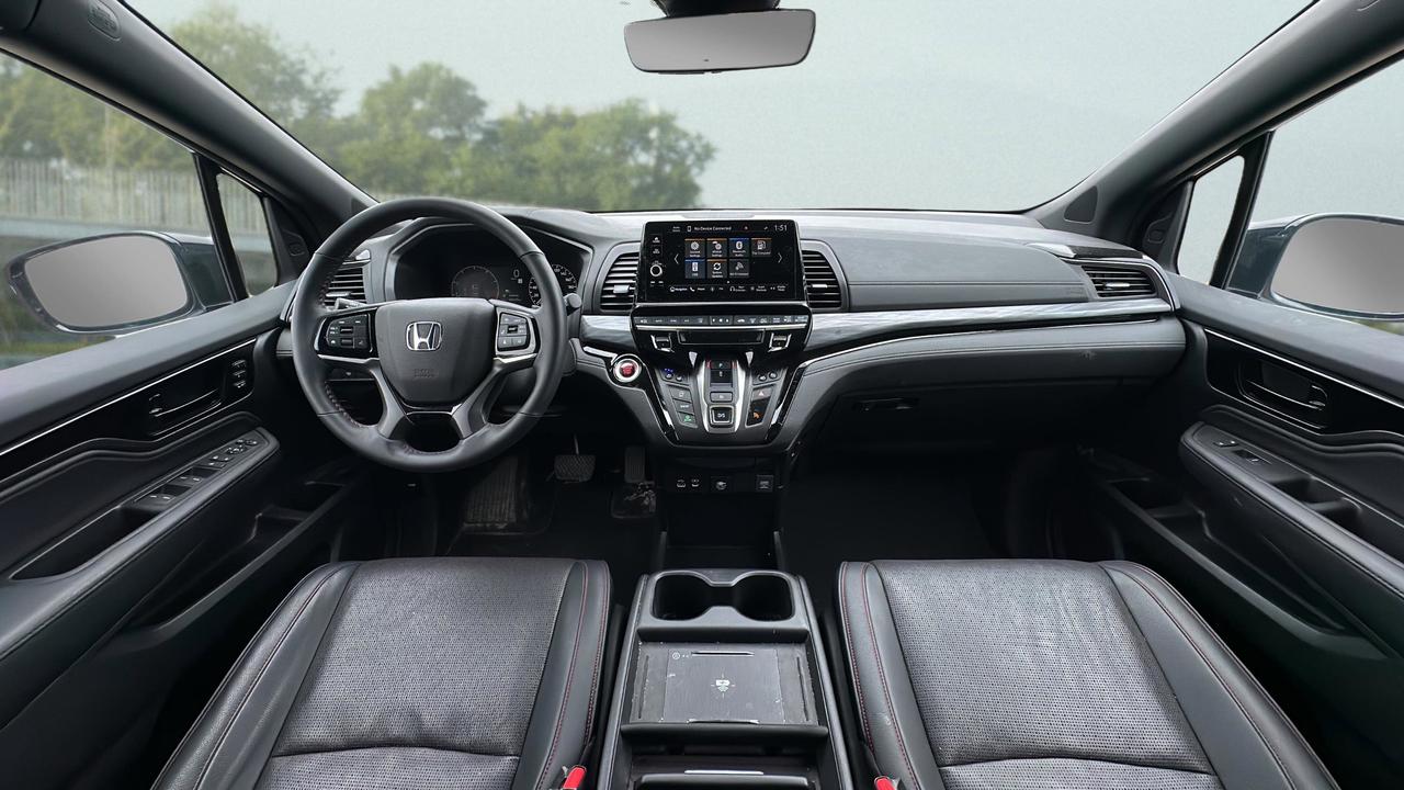 2025 Honda Odyssey Black Edition Auto Photo