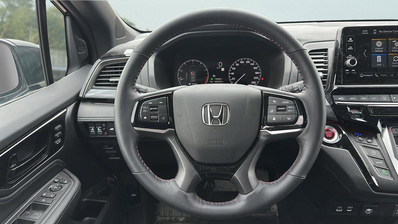 2025 Honda Odyssey Black Edition Auto Photo